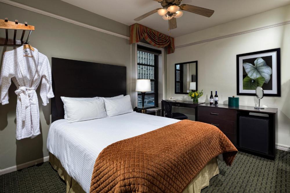 Executive King Room interior